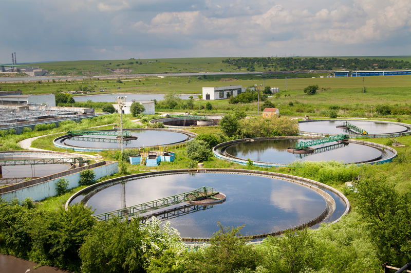 Cleaning construction for a sewage treatment-DirCom-Thinkstocks_credits
